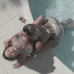 Natasha naturista pelada chupando os peitos da Lilika Teixeira videos